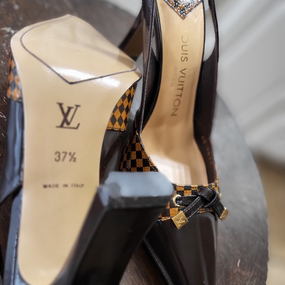 ((SOLD!!))Vintage Authentic Louis Vuitton Heels! - Picture 4 of 7